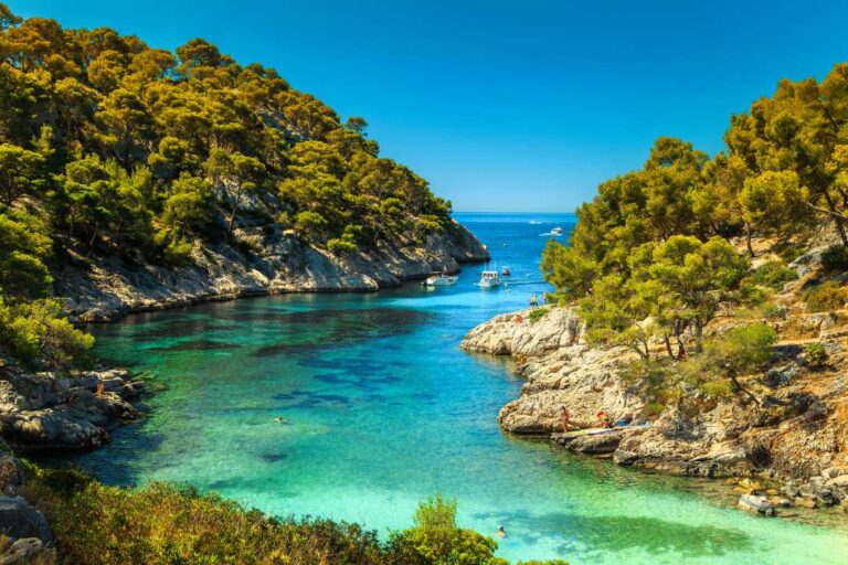 Boat cruise in Calanques on student tour of Spain and France