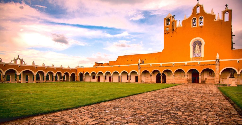 Mexico-Izamal-Convento-de-San-Antonio